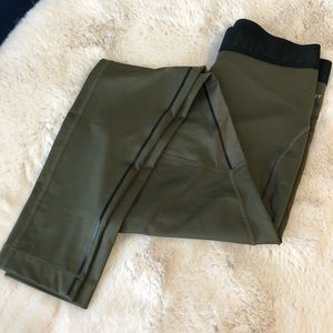 Nike Pro Women’s Training Leggings in Olive